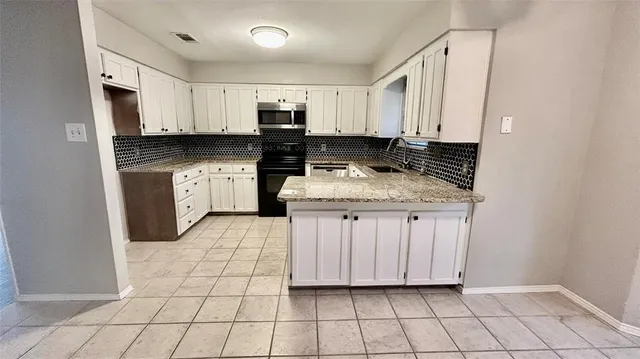 $1,995 | 6705 Red Fox Trail, Fort Worth, TX 76137