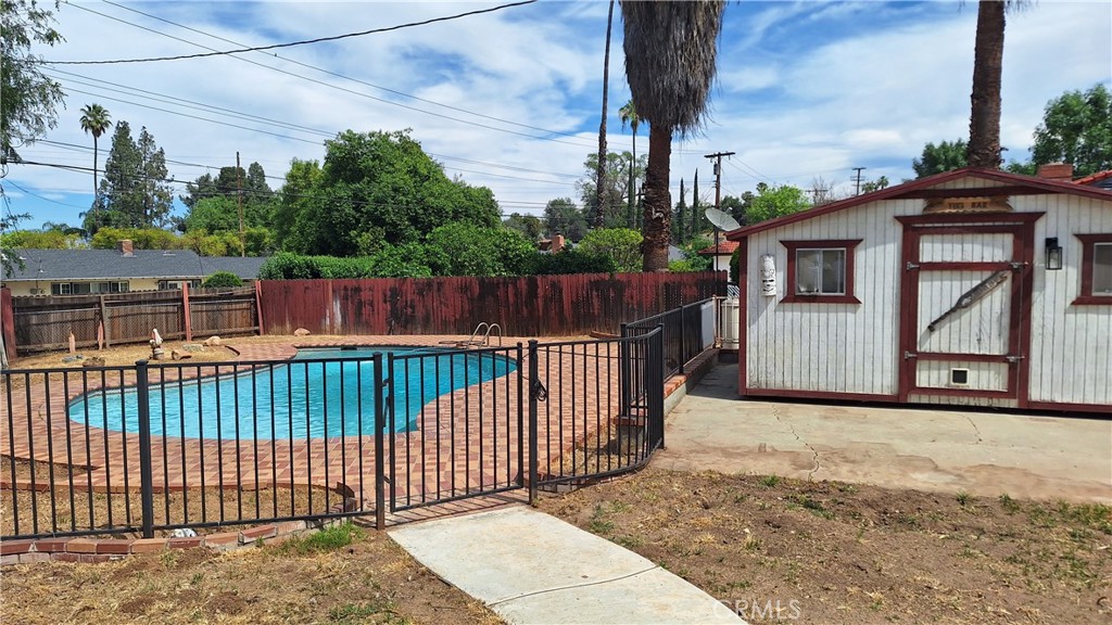 2327 Fairview Avenue Riverside, CA 92506 - Photo 28 of 30