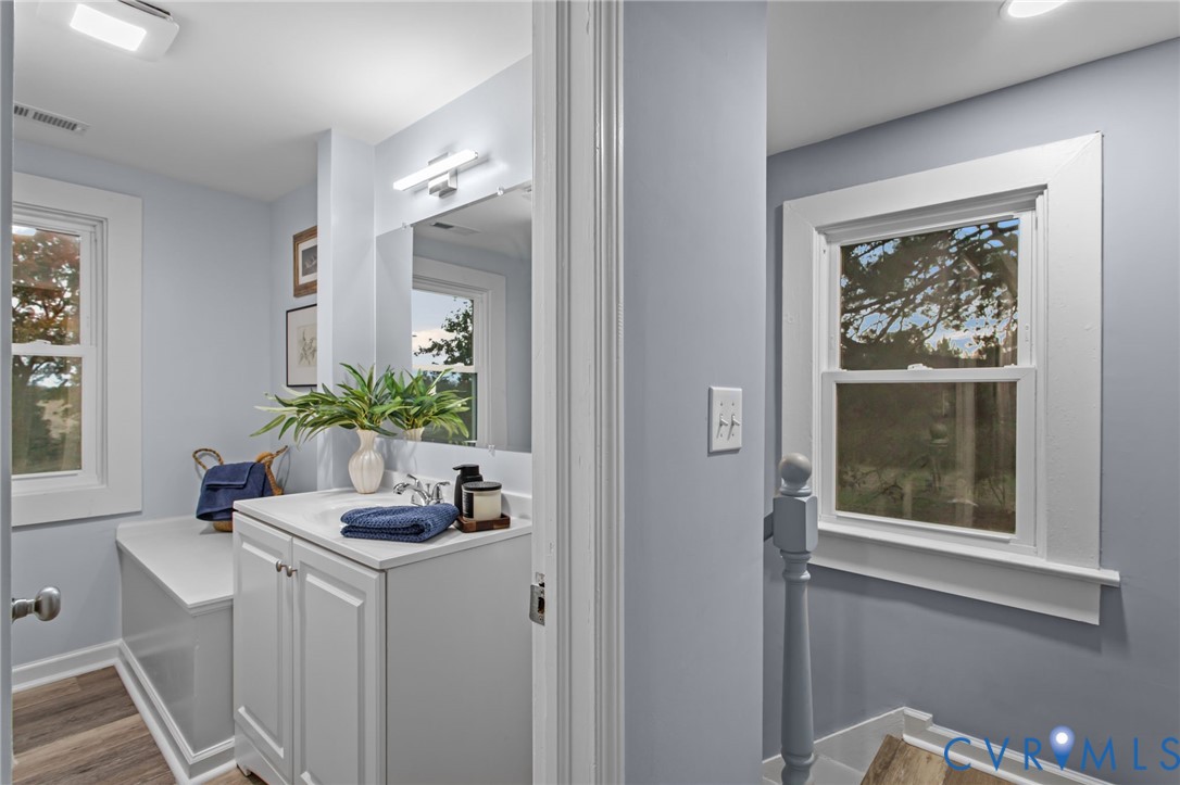 7946 Howerton Road Dunnsville, VA 22454 - Photo 27 of 47 a dining room with a window