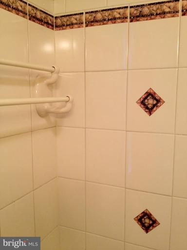 974 Radcliffe Road Towson, MD 21204 - Photo 11 of 30 Bath (Master)