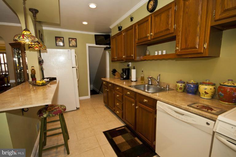 974 Radcliffe Road Towson, MD 21204 - Photo 22 of 30 Kitchen