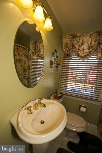 974 Radcliffe Road Towson, MD 21204 - Photo 5 of 30 Bath (Master)