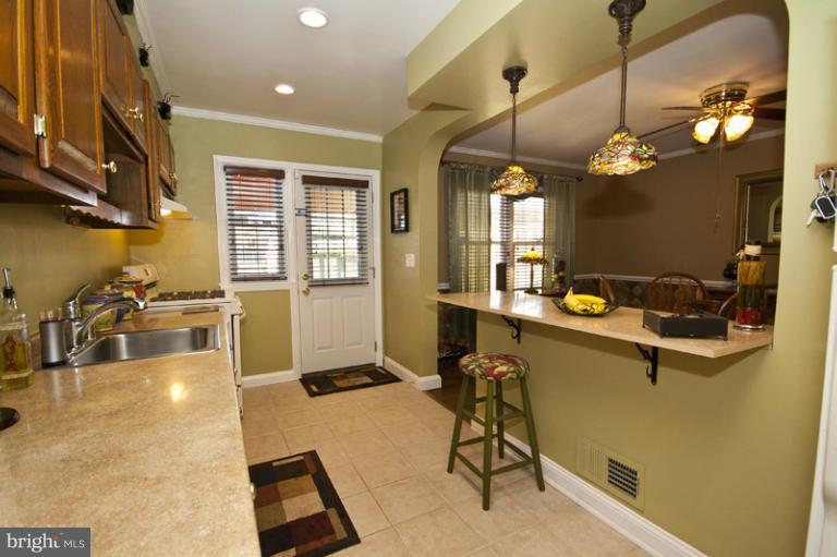 974 Radcliffe Road Towson, MD 21204 - Photo 8 of 30 Kitchen