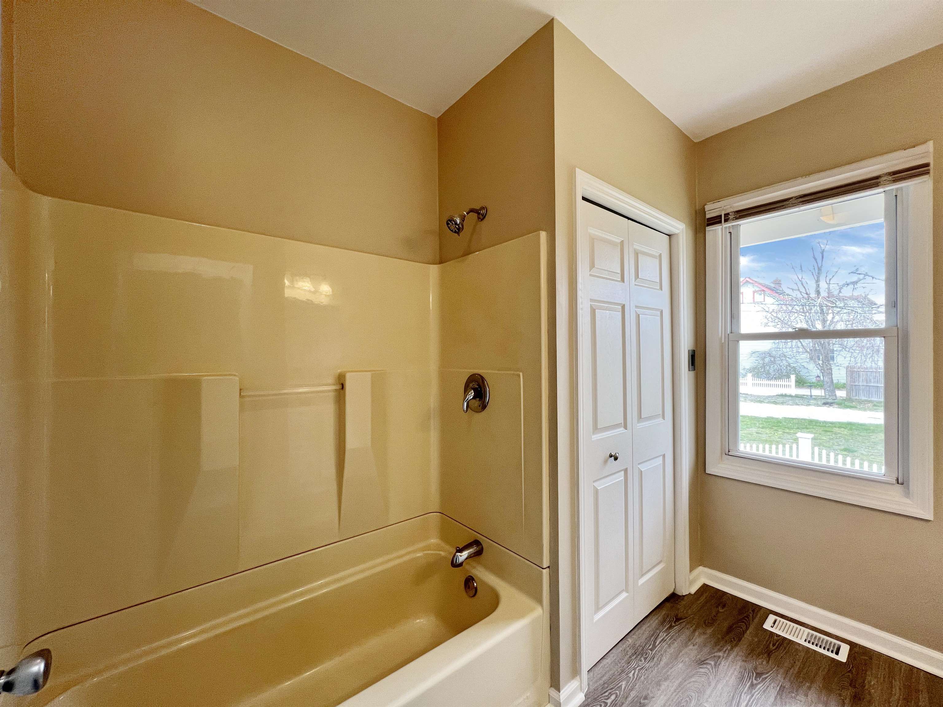 2117 Highway 50 Tuckahoe, NJ 08270 - Photo 20 of 23 a bathroom with a tub and shower