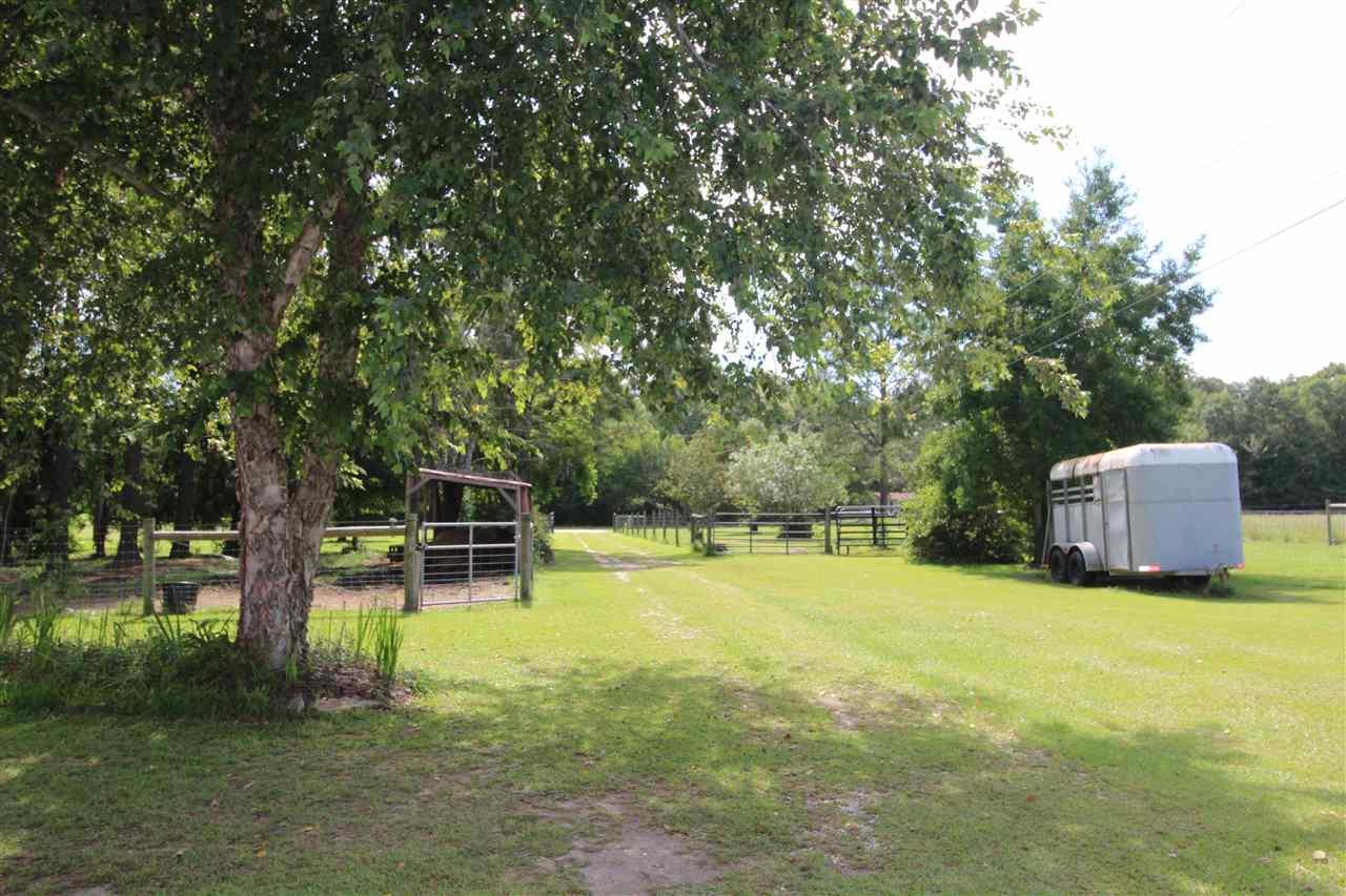 2220 Parker Road Cantonment, FL 32533 - Photo 29 of 36