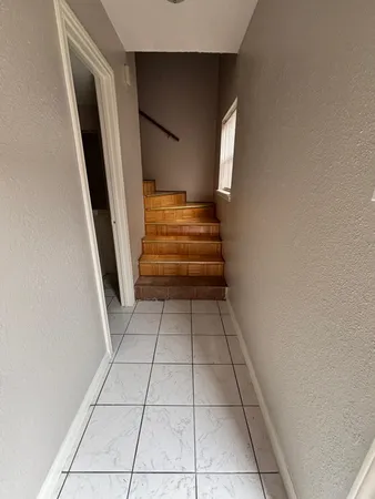 $1,500 | 2710 Briarhurst Drive, Unit 5, Houston, TX 77057