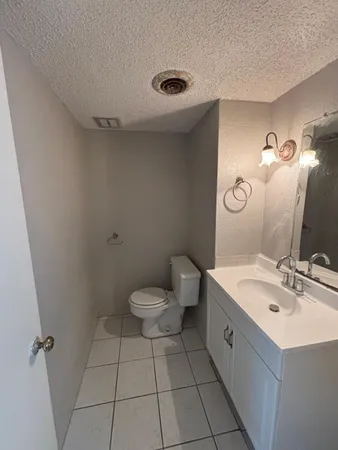 $1,500 | 2710 Briarhurst Drive, Unit 5, Houston, TX 77057