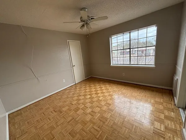 $1,500 | 2710 Briarhurst Drive, Unit 5, Houston, TX 77057