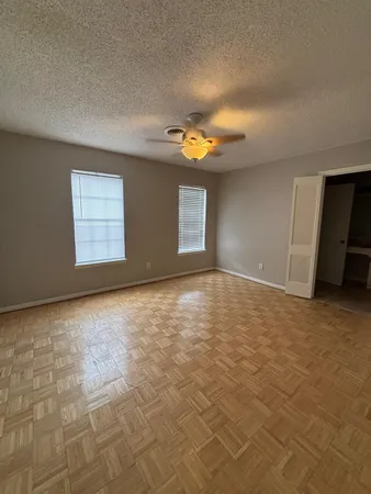 $1,500 | 2710 Briarhurst Drive, Unit 5, Houston, TX 77057