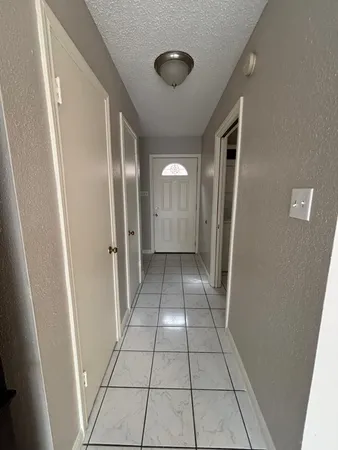 $1,500 | 2710 Briarhurst Drive, Unit 5, Houston, TX 77057