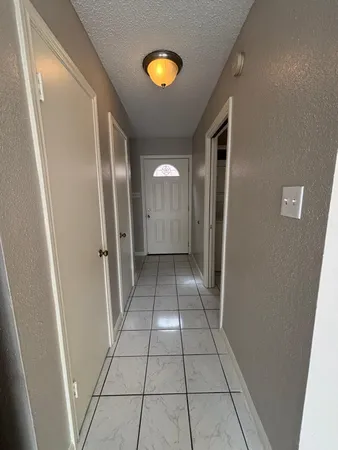 $1,500 | 2710 Briarhurst Drive, Unit 5, Houston, TX 77057