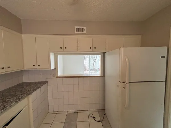 $1,500 | 2710 Briarhurst Drive, Unit 5, Houston, TX 77057