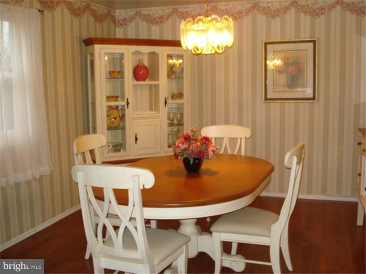 7 Plumstead Road Sewell, NJ 08080 - Photo 11 of 23 Dining Room
