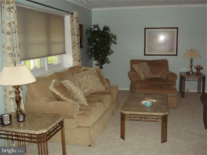 7 Plumstead Road Sewell, NJ 08080 - Photo 12 of 23 Living Room