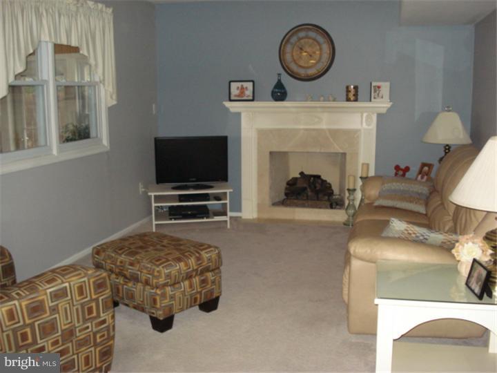 7 Plumstead Road Sewell, NJ 08080 - Photo 3 of 23 Family Room