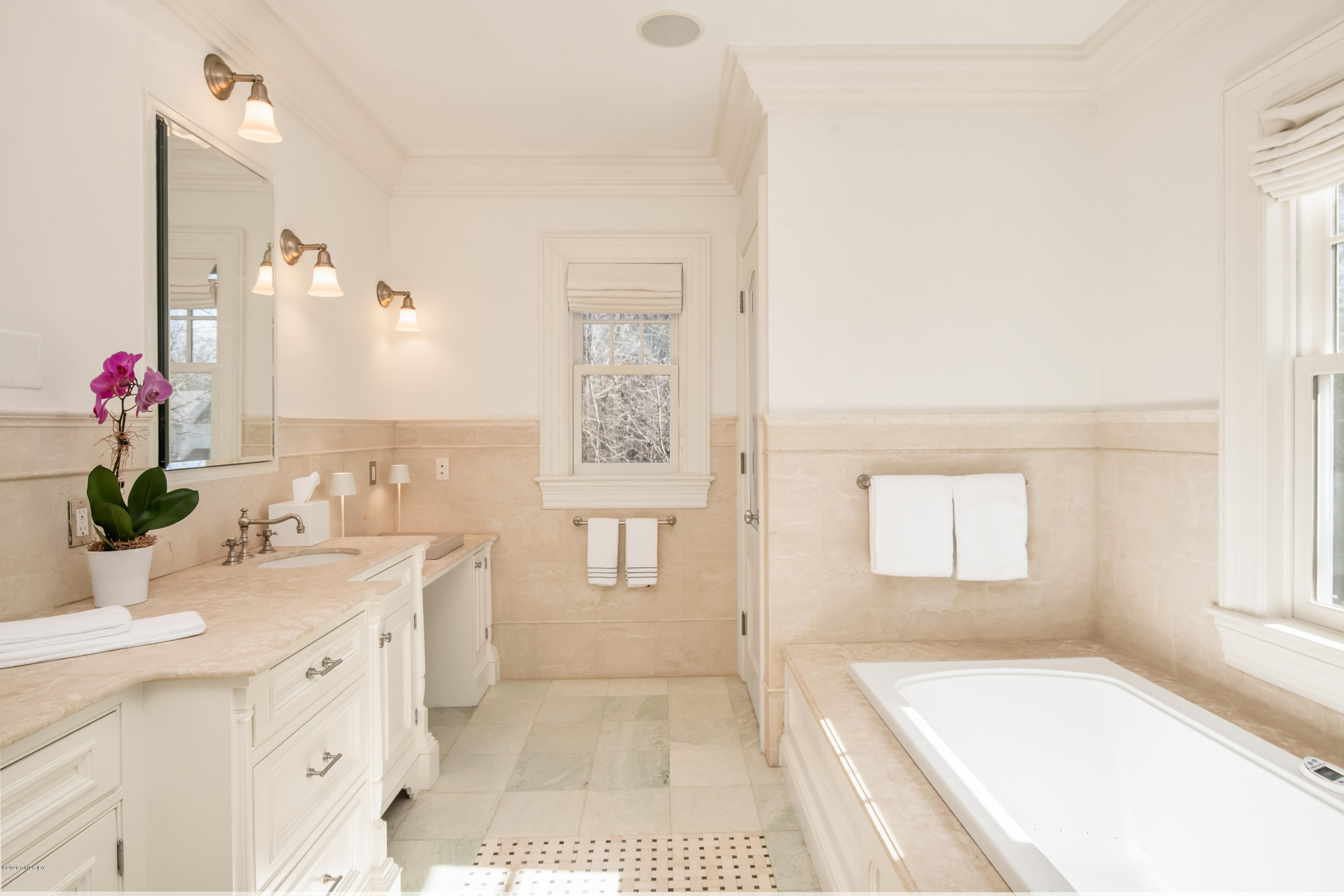 17 Hendrie Avenue Riverside, CT 06878 - Photo 14 of 20 Master bath