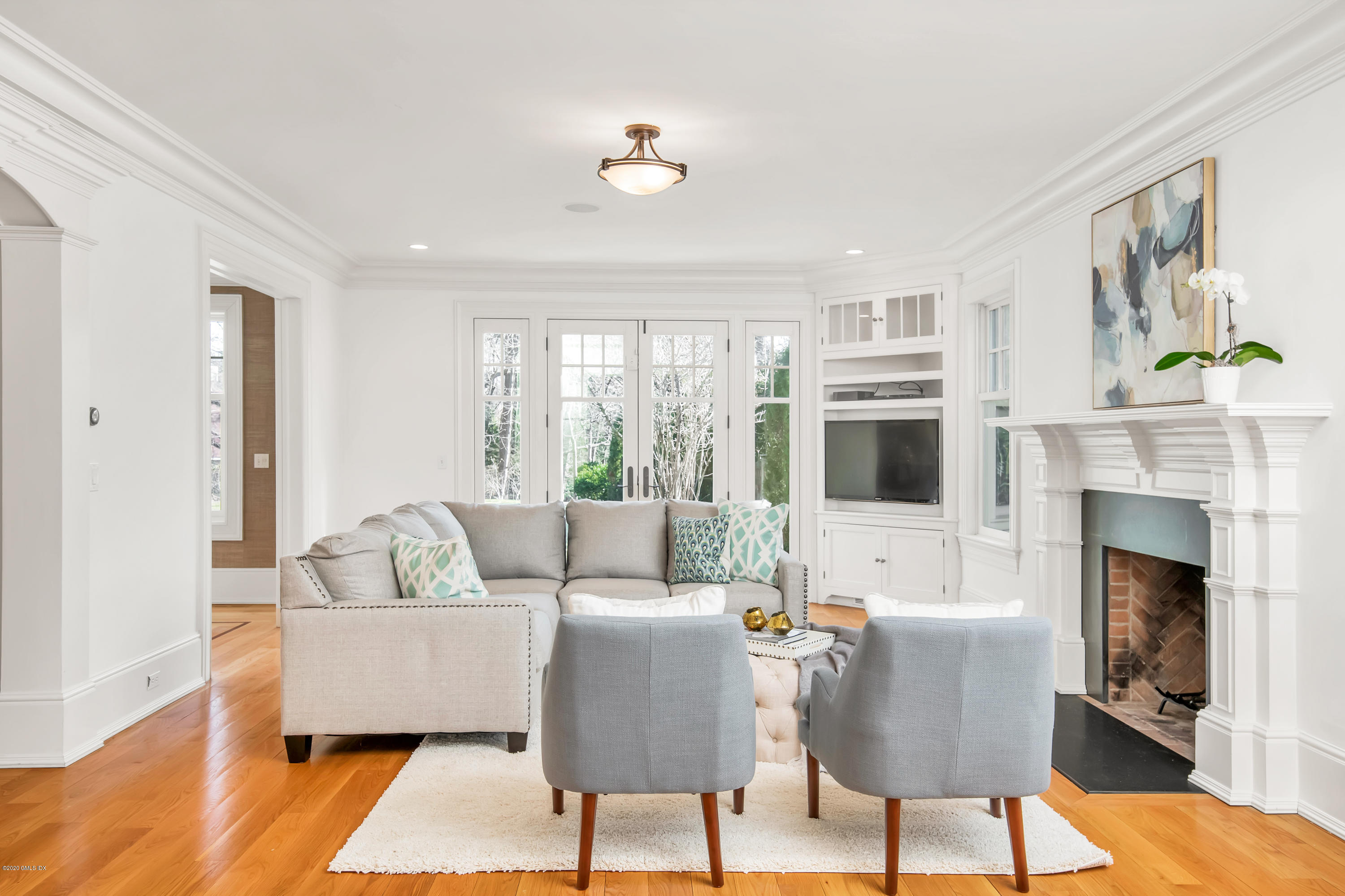 17 Hendrie Avenue Riverside, CT 06878 - Photo 7 of 20 Family room