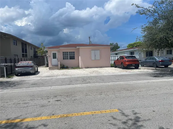 $2,600 | 317 East 8th Street, Unit 1, Hialeah, FL 33010