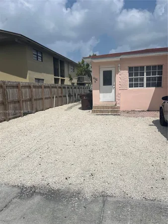 $2,600 | 317 East 8th Street, Unit 1, Hialeah, FL 33010