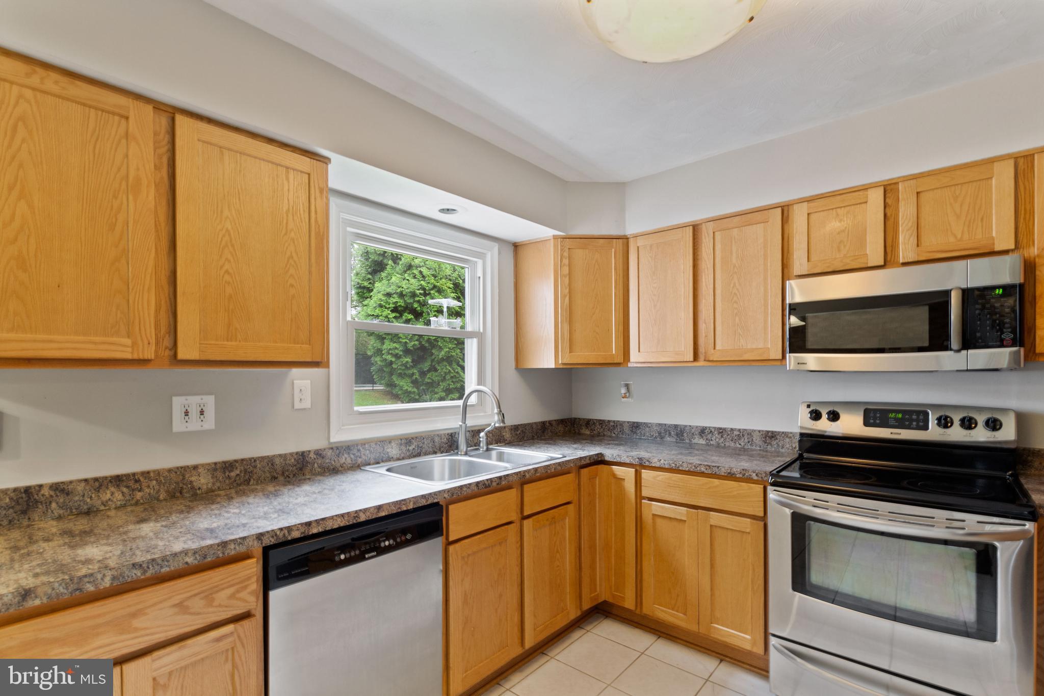 8718 Oxwell Lane Laurel, MD 20708 - Photo 13 of 50 Kitchen