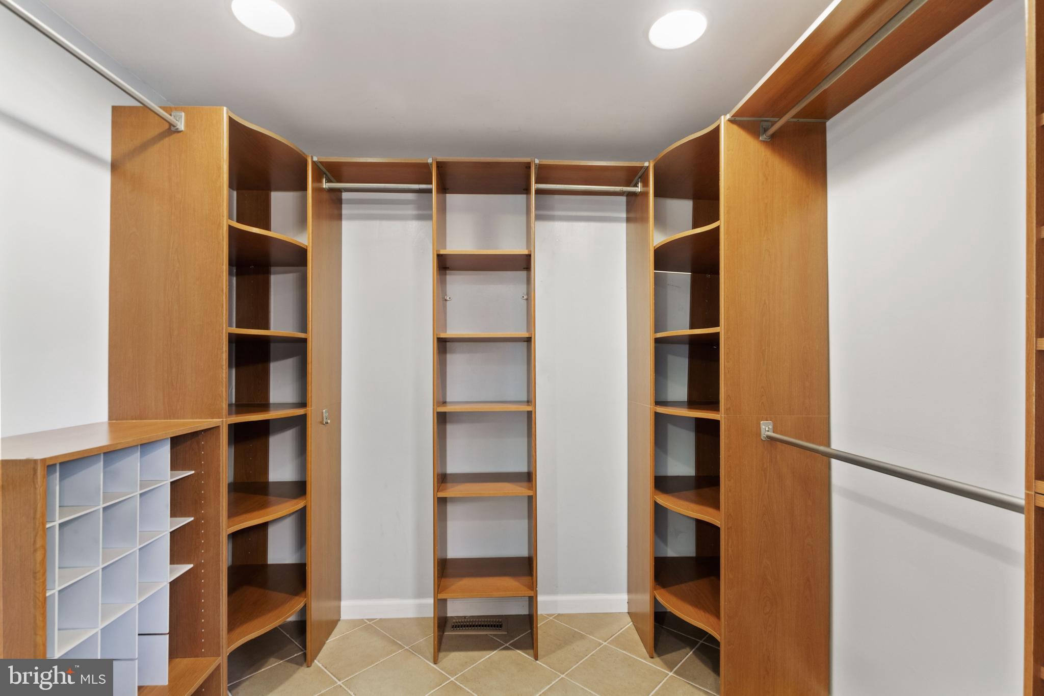 8718 Oxwell Lane Laurel, MD 20708 - Photo 31 of 50 Master Bedroom Walk in Closet