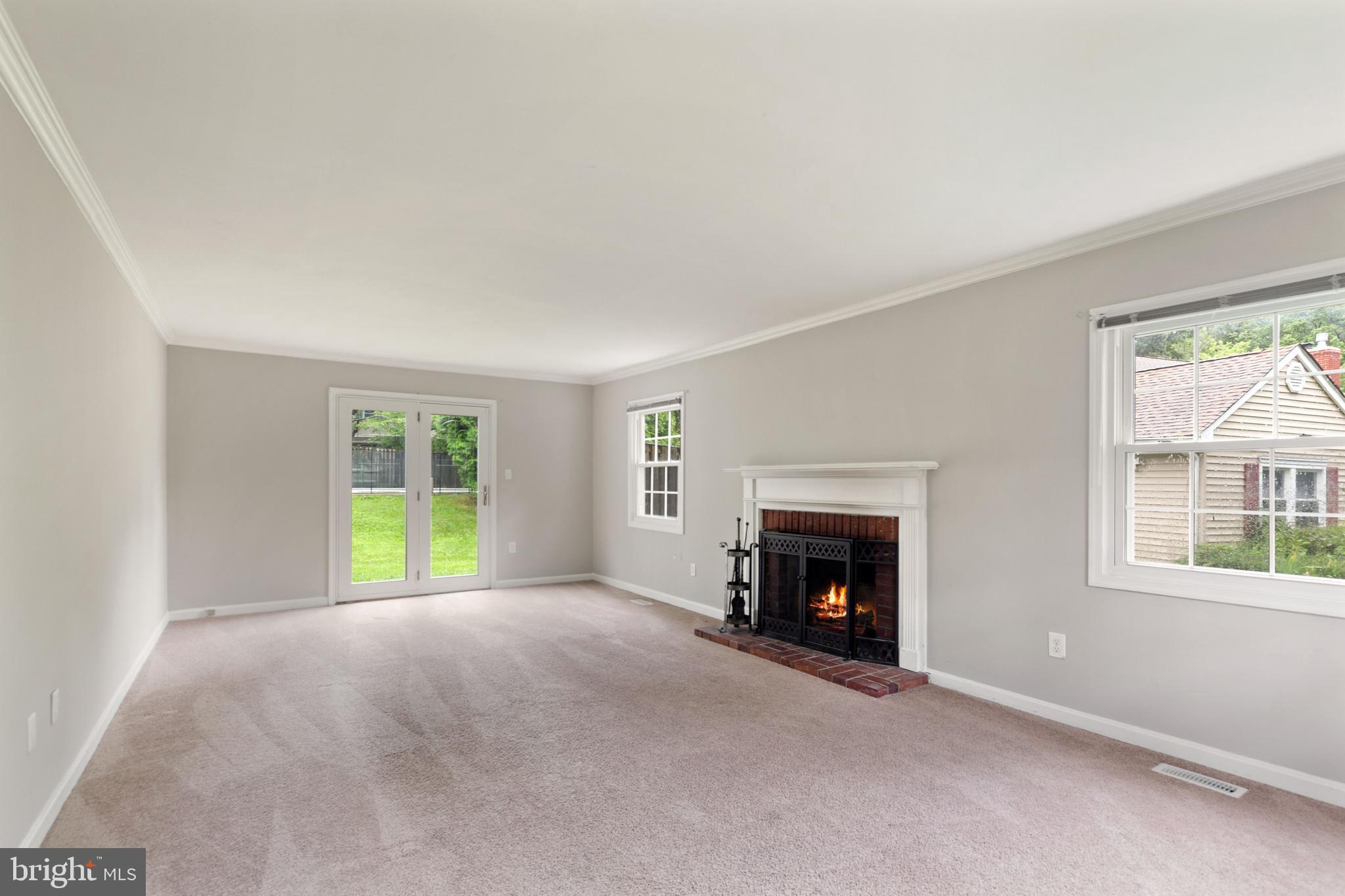 8718 Oxwell Lane Laurel, MD 20708 - Photo 7 of 50 Living Room