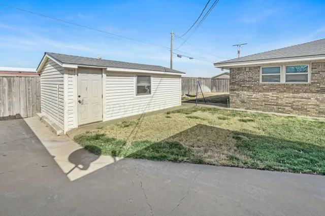 $385,000 | 801 Arrah, Friona, TX 79035