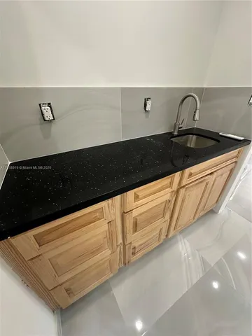a close view of sink