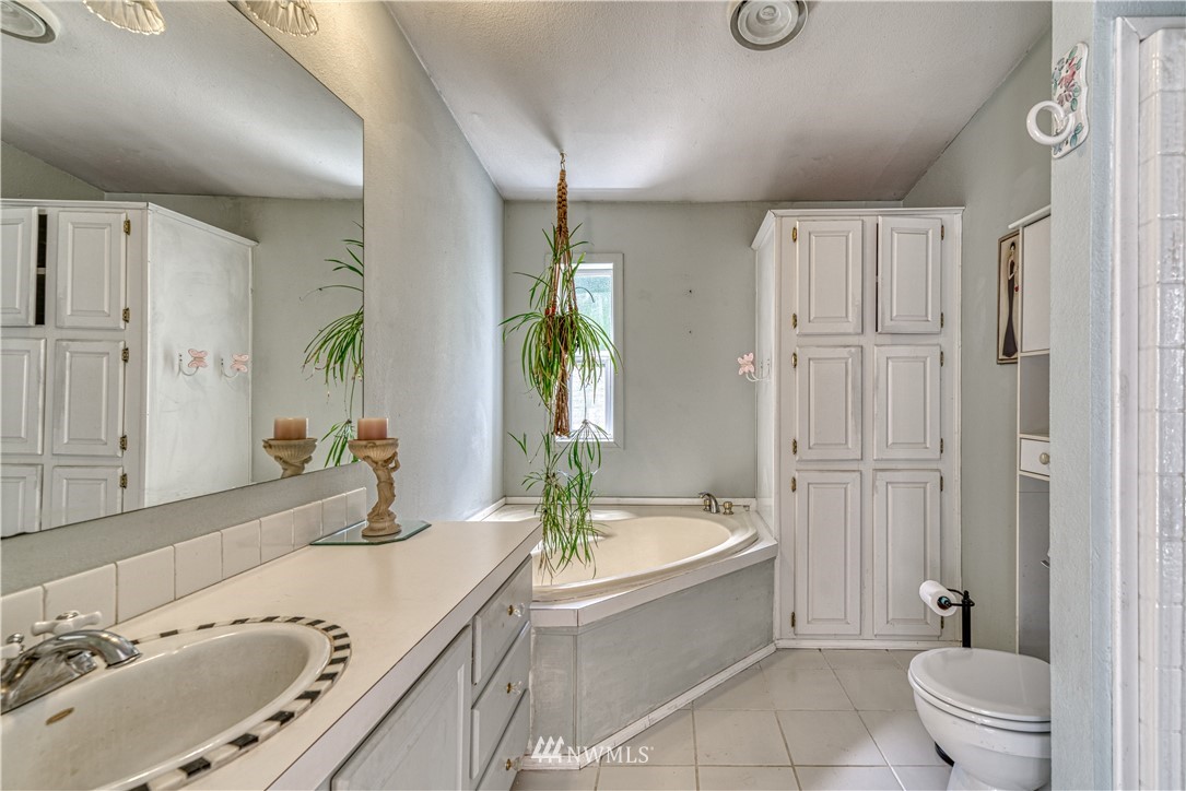 132 Southeast Spruce Road Port Orchard, WA 98367 - Photo 13 of 40 Gallery Image 13