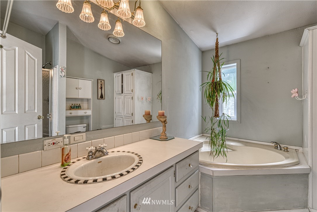 132 Southeast Spruce Road Port Orchard, WA 98367 - Photo 14 of 40 Gallery Image 14