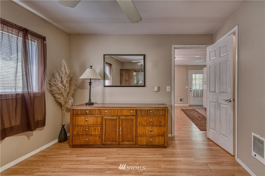 132 Southeast Spruce Road Port Orchard, WA 98367 - Photo 30 of 40 Gallery Image 30
