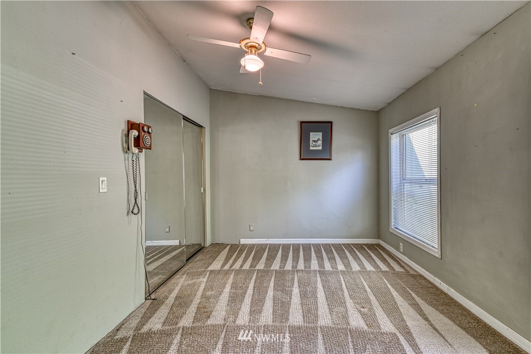132 Southeast Spruce Road Port Orchard, WA 98367 - Photo 4 of 40 Gallery Image 4