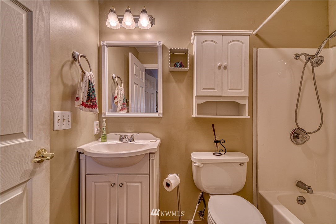 132 Southeast Spruce Road Port Orchard, WA 98367 - Photo 32 of 40 Gallery Image 32