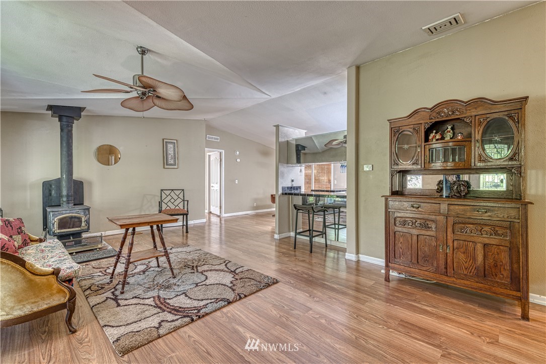 132 Southeast Spruce Road Port Orchard, WA 98367 - Photo 6 of 40 Gallery Image 6