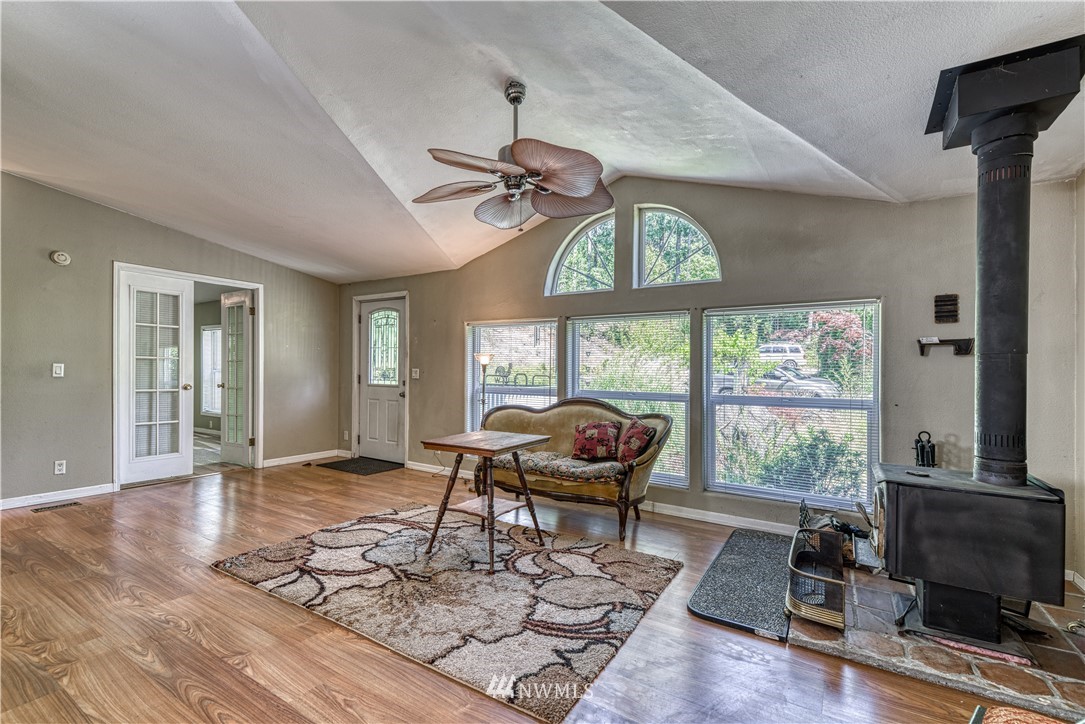 132 Southeast Spruce Road Port Orchard, WA 98367 - Photo 10 of 40 Gallery Image 10