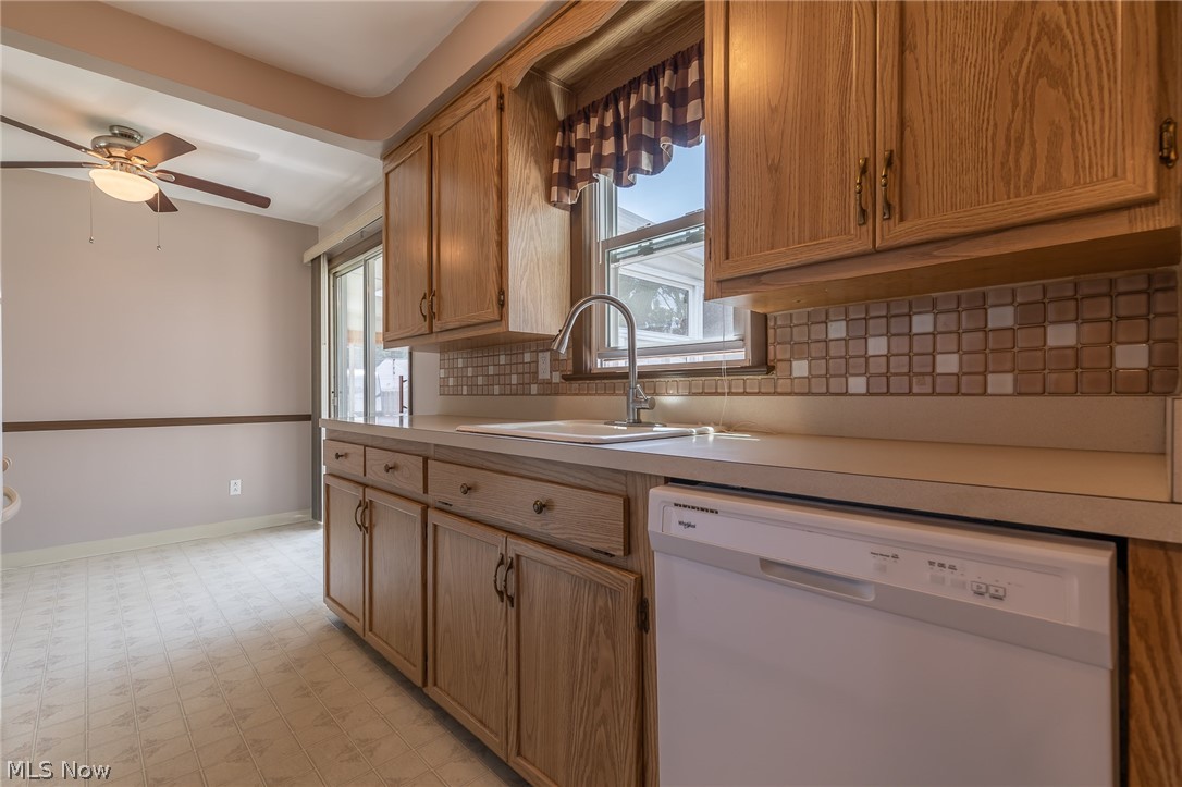 30120 Oakdale Road Willowick, OH 44095 - Photo 11 of 23