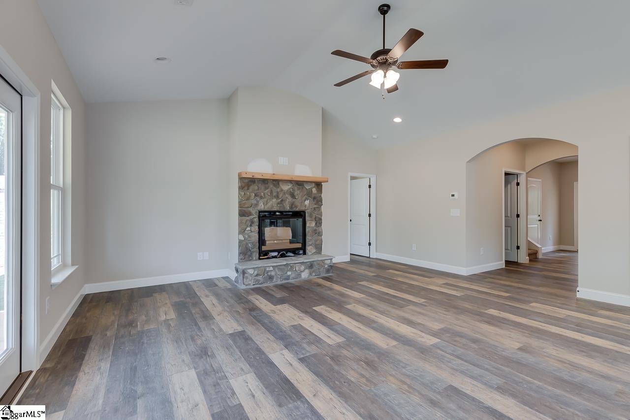 259 Inlet Pointe Drive Anderson, SC 29625 - Photo 14 of 36