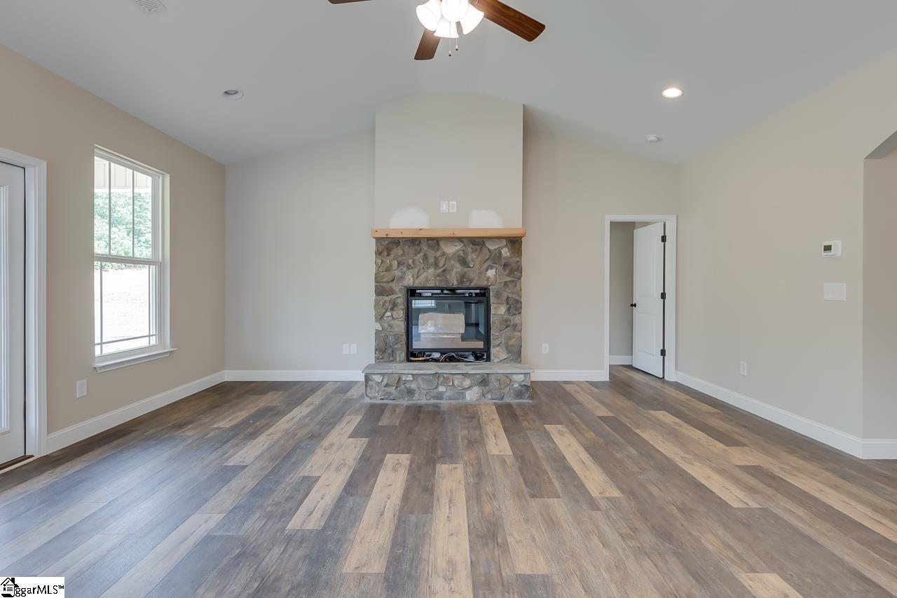 259 Inlet Pointe Drive Anderson, SC 29625 - Photo 15 of 36