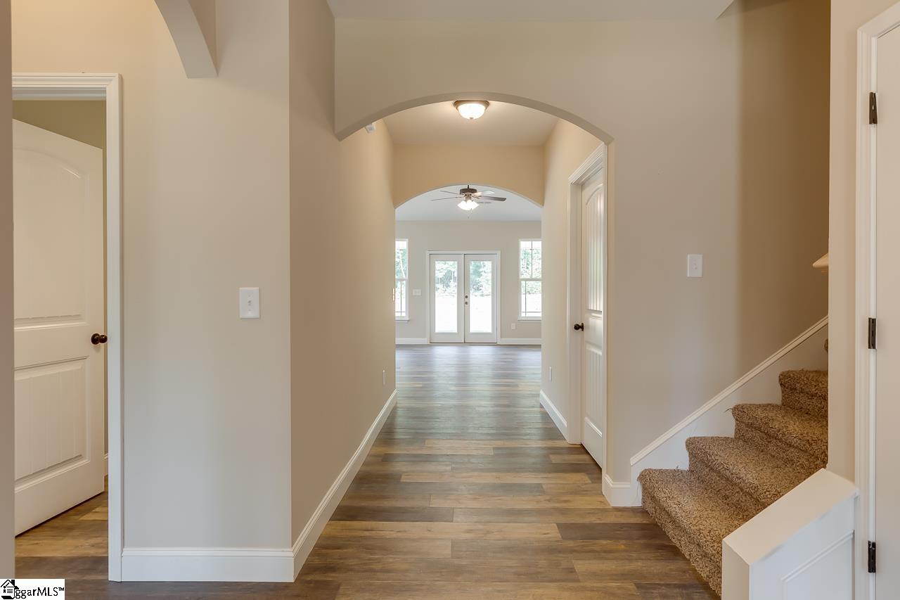 259 Inlet Pointe Drive Anderson, SC 29625 - Photo 4 of 36