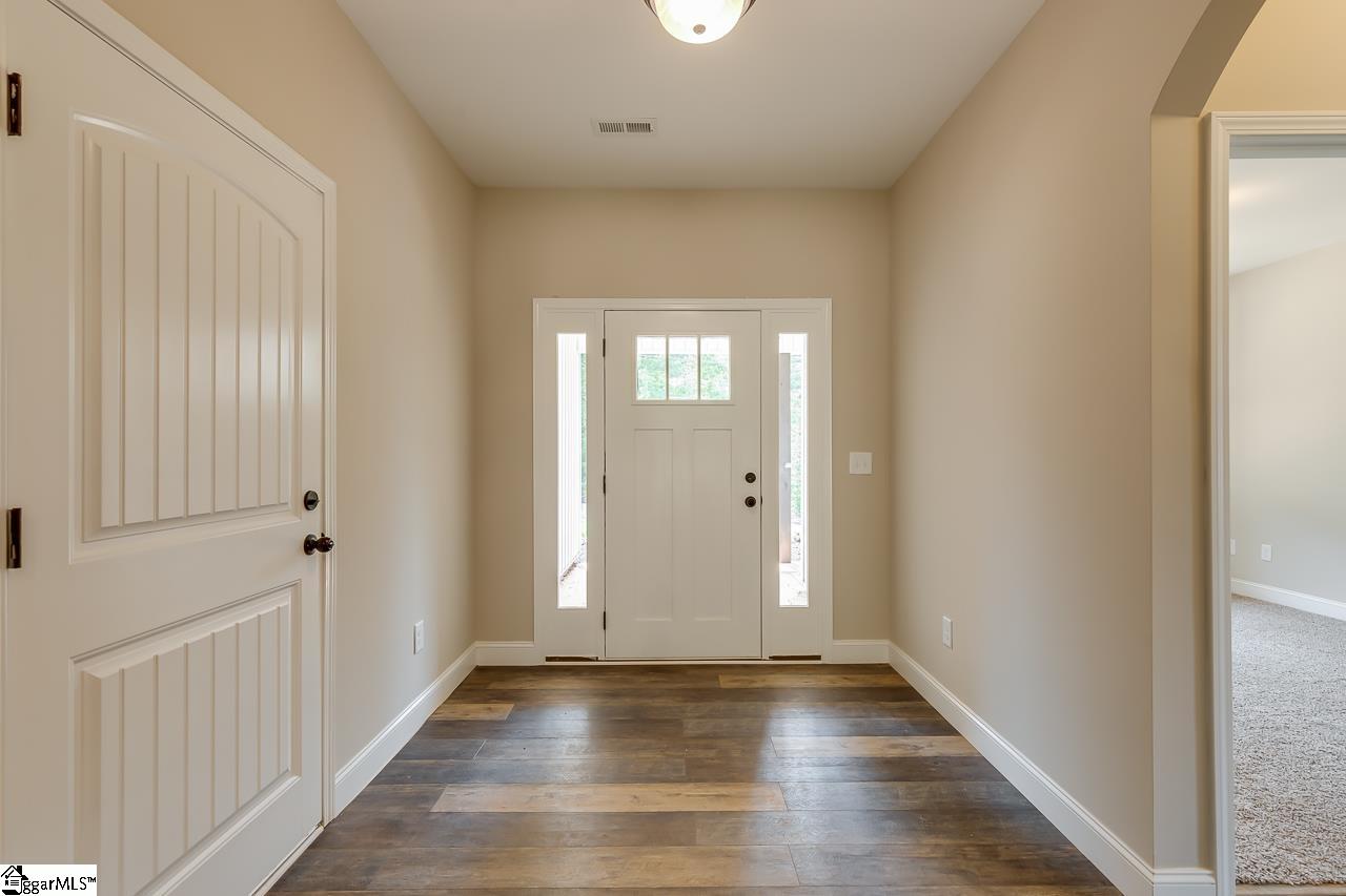 259 Inlet Pointe Drive Anderson, SC 29625 - Photo 5 of 36