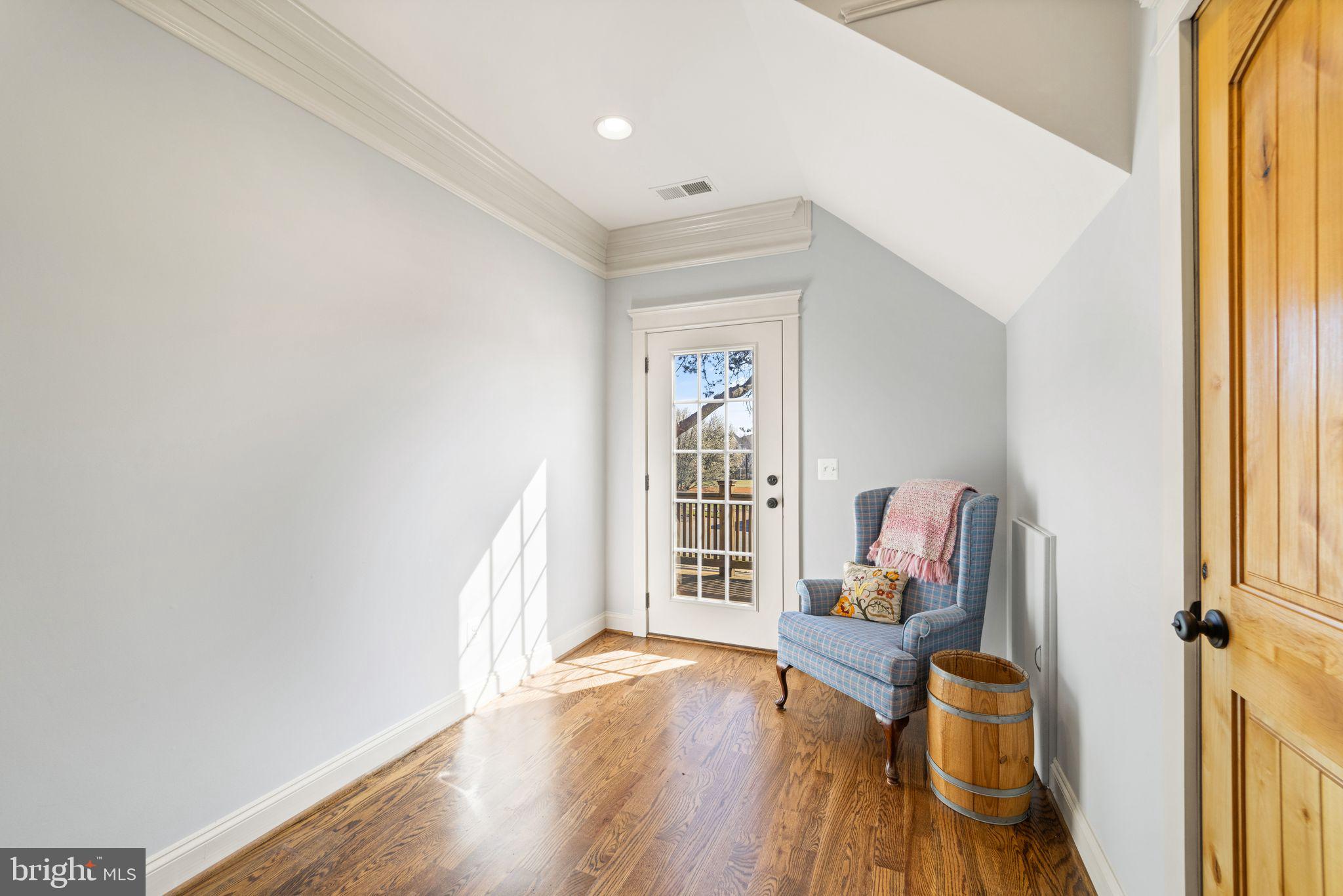 42834 Waxpool Road Ashburn, VA 20148 - Photo 116 of 128 Bedroom # 2 with walk in closet, deck off room.