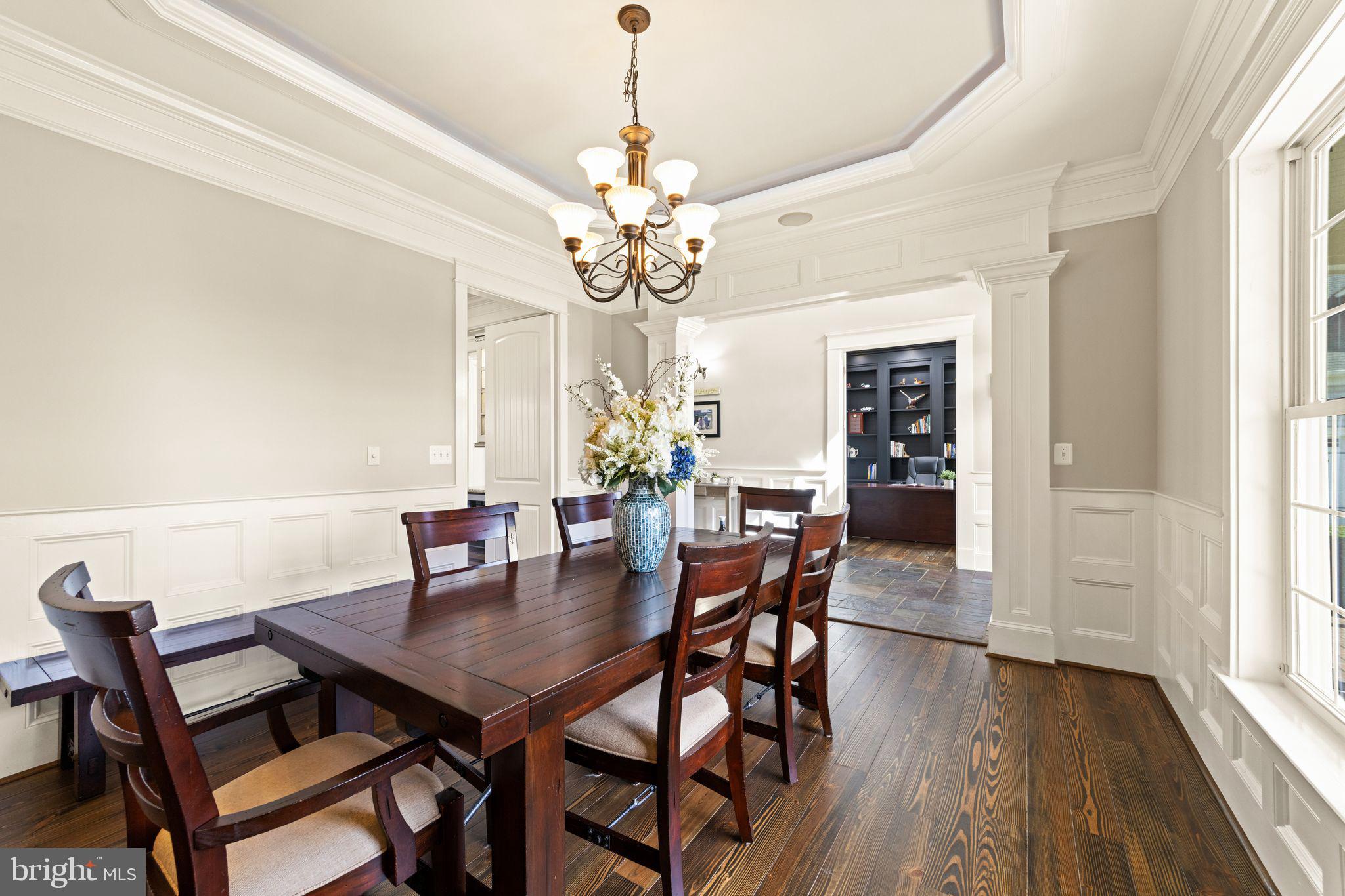 42834 Waxpool Road Ashburn, VA 20148 - Photo 20 of 128 Tray ceiling with accent lighting.