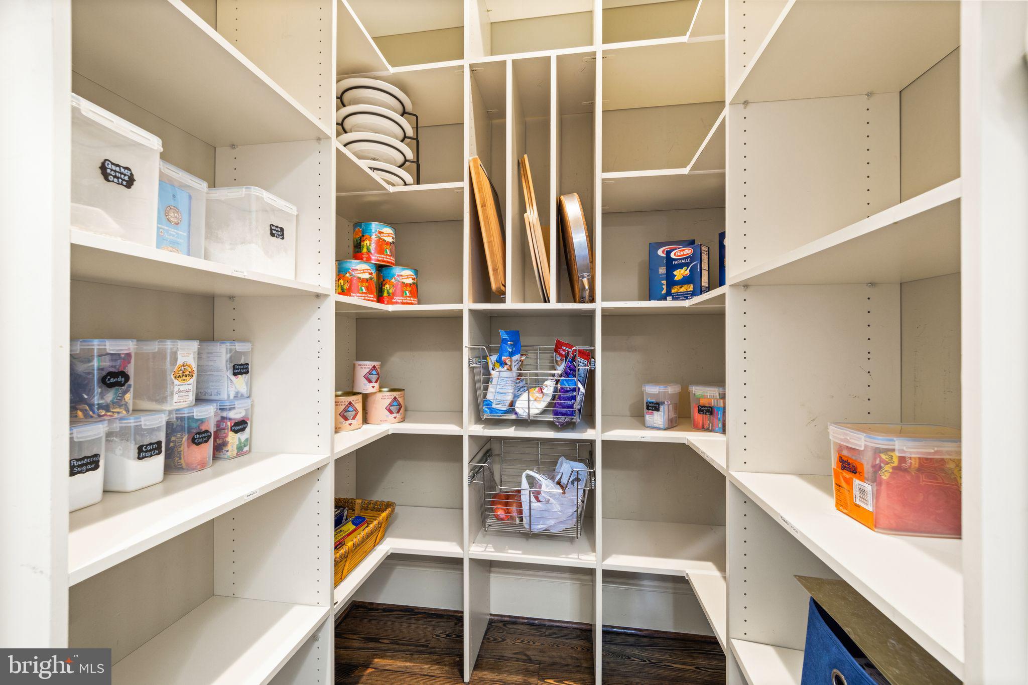 42834 Waxpool Road Ashburn, VA 20148 - Photo 26 of 128 Giant walk in pantry