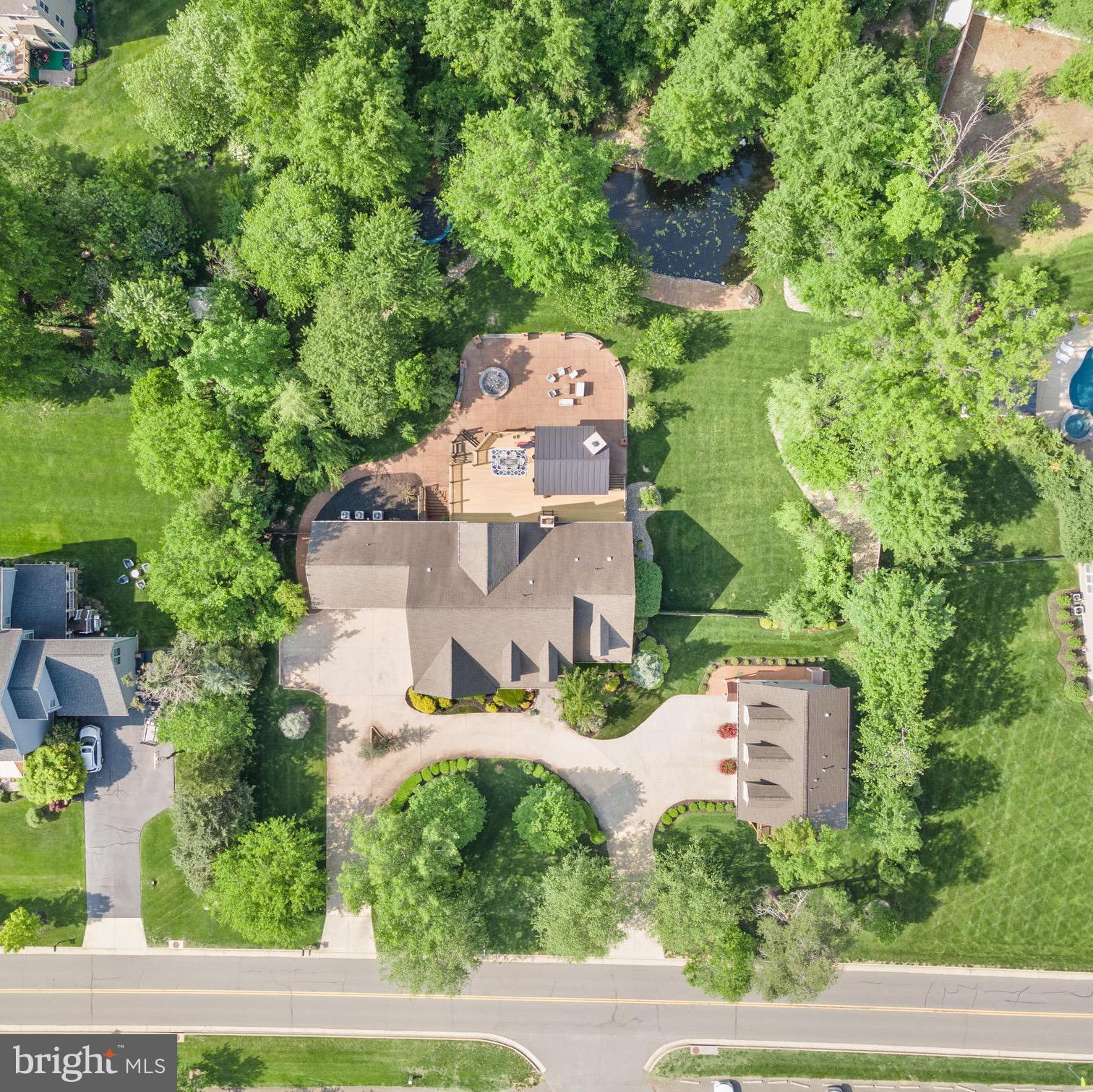 42834 Waxpool Road Ashburn, VA 20148 - Photo 3 of 128 Private, beautifully landscaped 1.463 are lot!