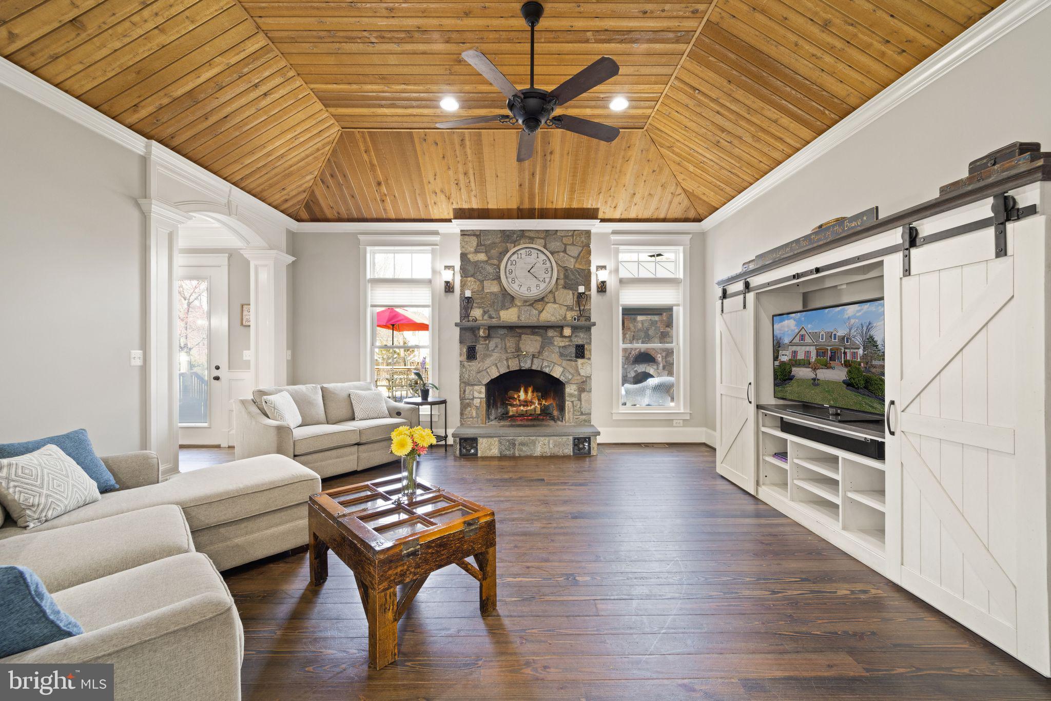 42834 Waxpool Road Ashburn, VA 20148 - Photo 33 of 128 Cedar plank ceiling and crown molding.