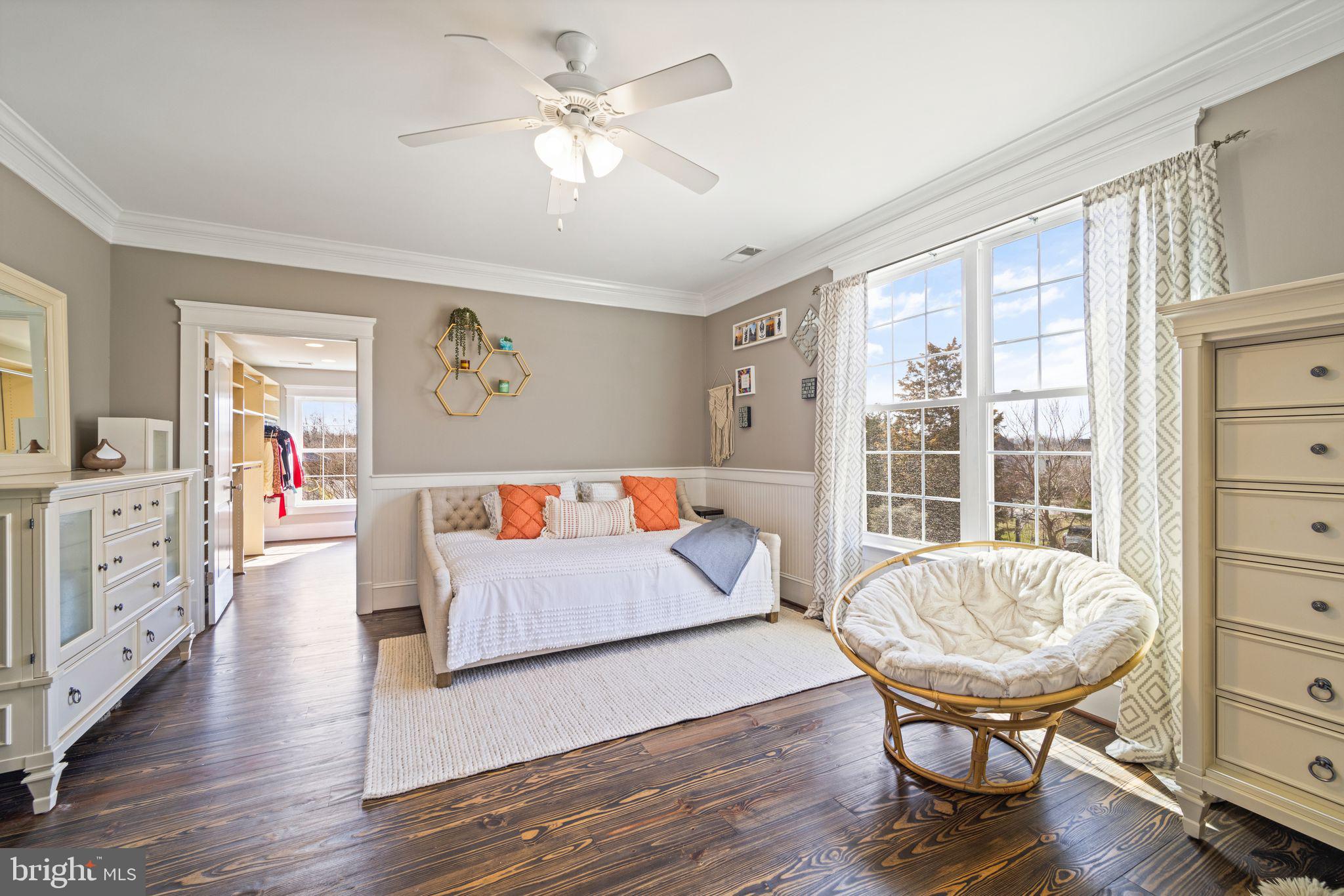 42834 Waxpool Road Ashburn, VA 20148 - Photo 48 of 128 Solid Heart Pine Floors