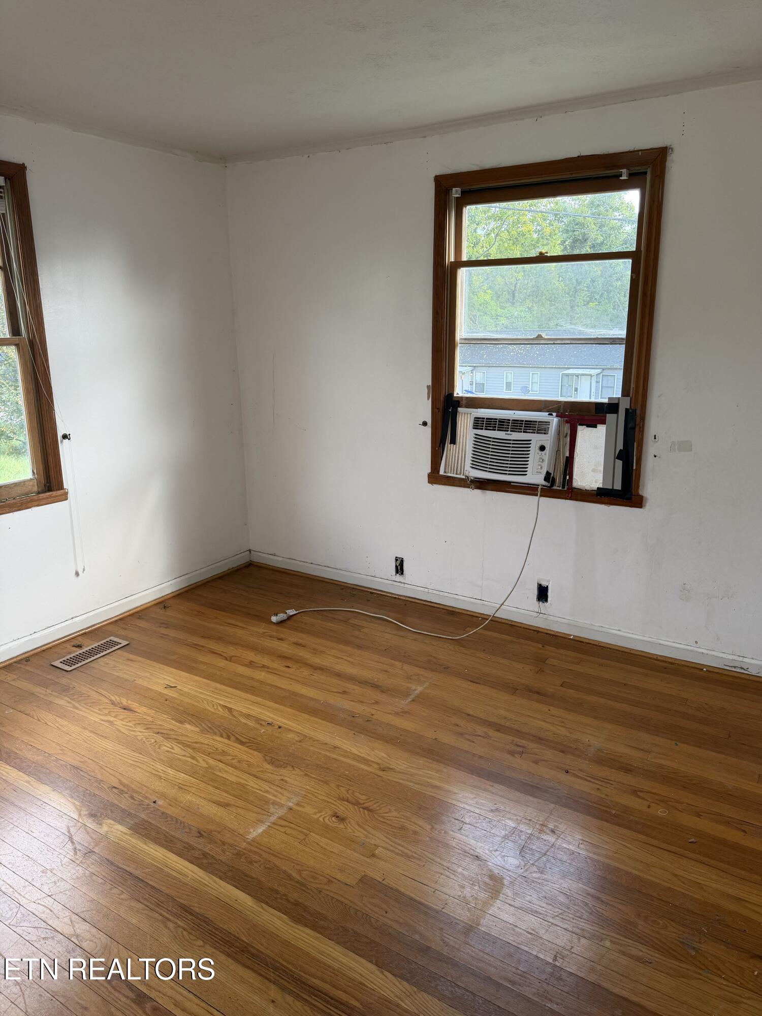 277 Jefferson Avenue Oak Ridge, TN 37830 - Photo 10 of 13 IMG_2223