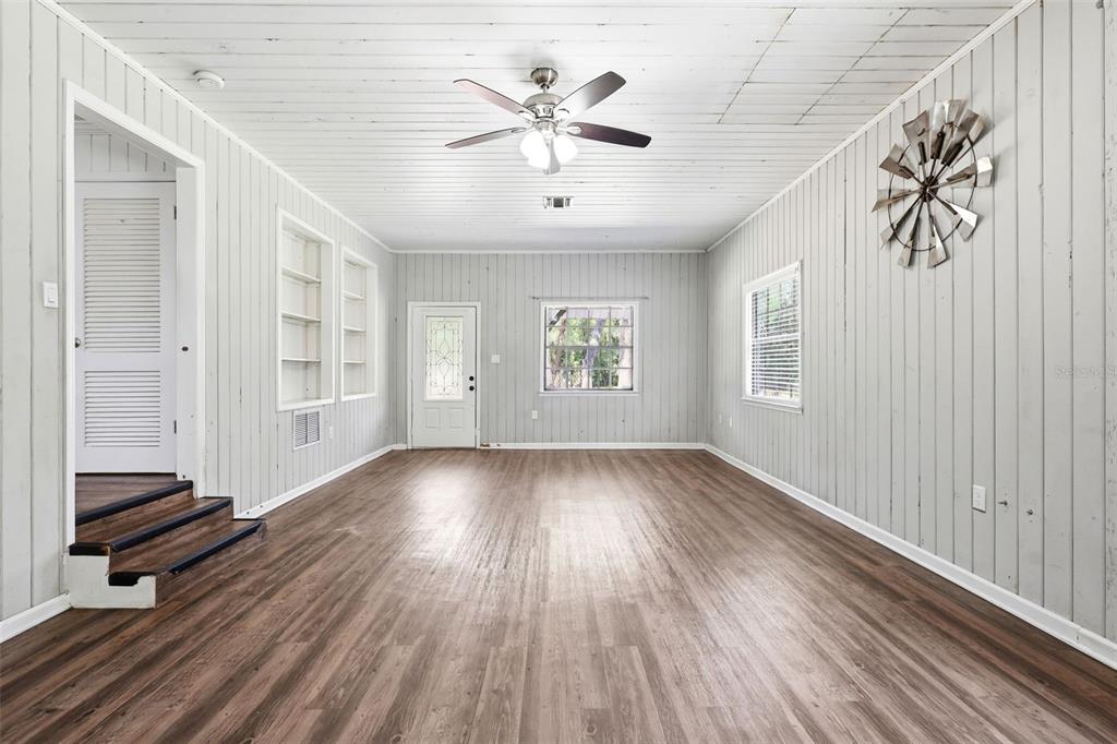 1095 South Ridgewood Avenue DeLand, FL 32720 - Photo 9 of 39