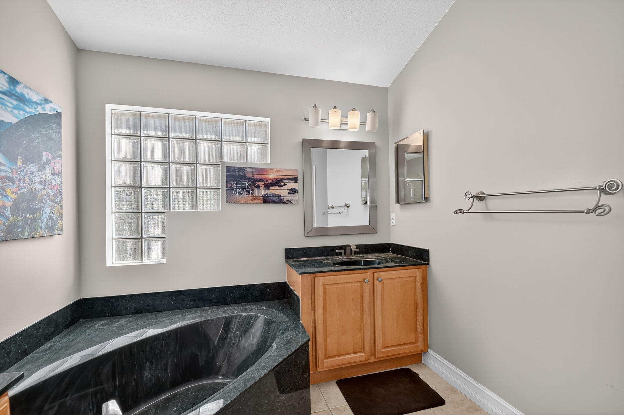 2725 Pointe Circle Greenacres, FL 33413 - Photo 16 of 68 6-web-or-mls-DSC_4810