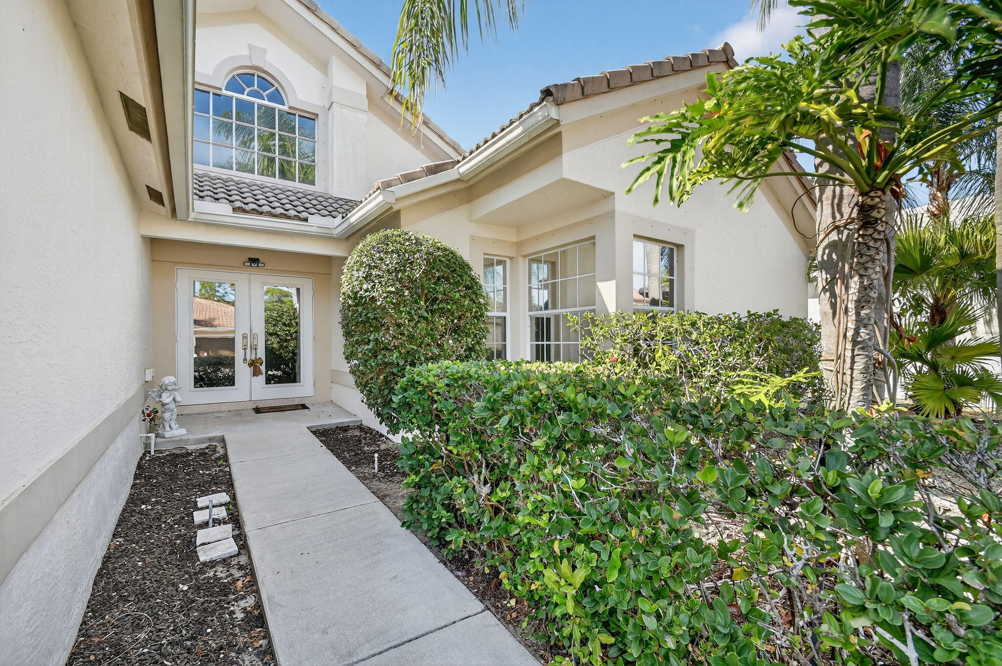 2725 Pointe Circle Greenacres, FL 33413 - Photo 2 of 68 48-web-or-mls-DSC_5026